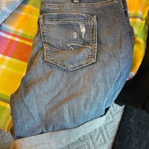 Silver jeans co size 14 boyfriend shorts